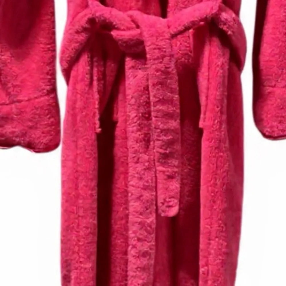 BATH & BODY WORKS PLUSH HOT PINK BELTED ROBE WITH POCKETS - Picture 6 of 6